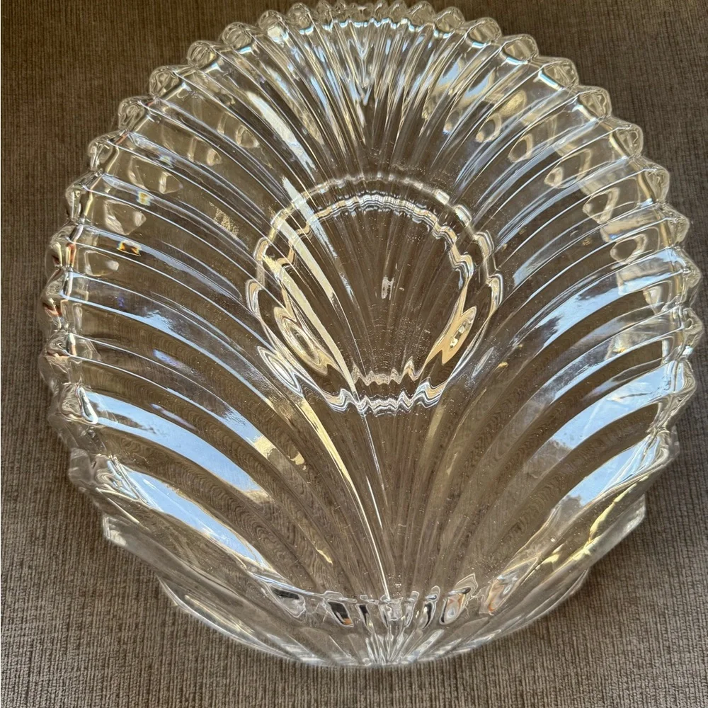 Large Crystal Cut Swirl Pattern‎ Bowl